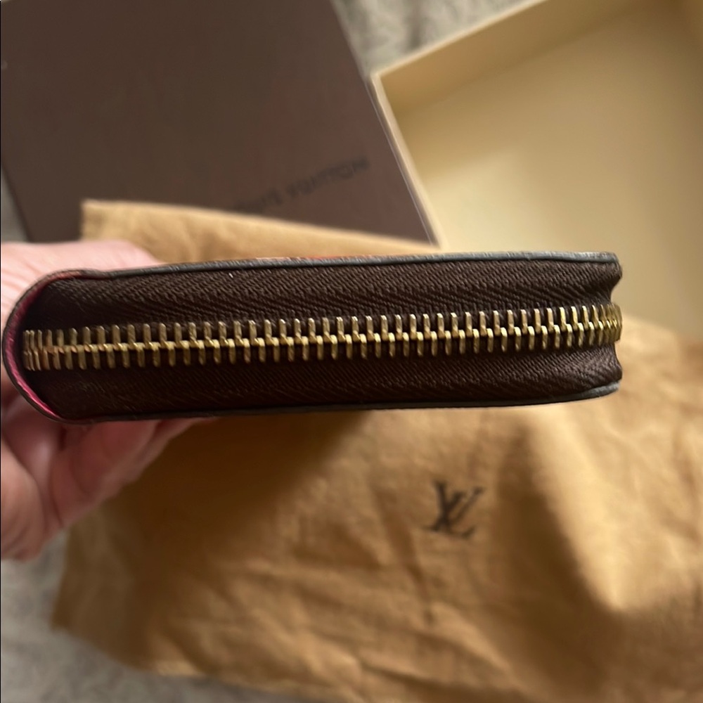 Louis Vuitton Monogram chain flower print design zippy Wallet - Picture 8 of 10